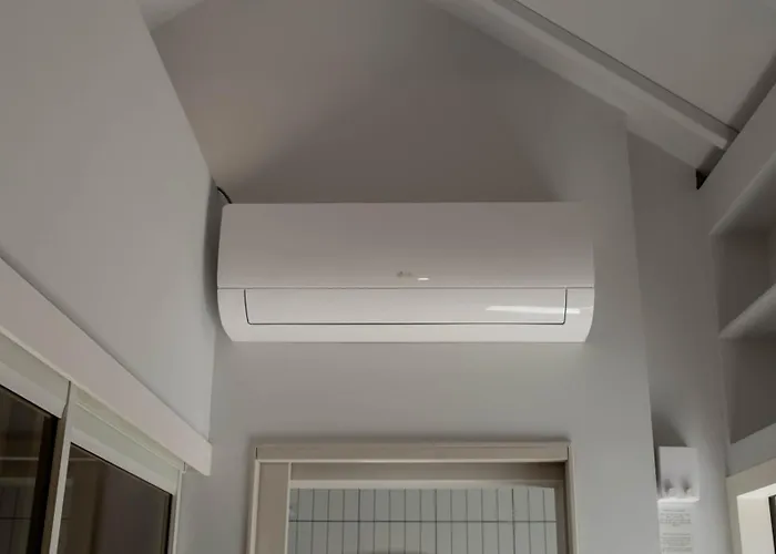 Cozy 2br Entire House Near Ddp With Private Yard Вилла Сеул