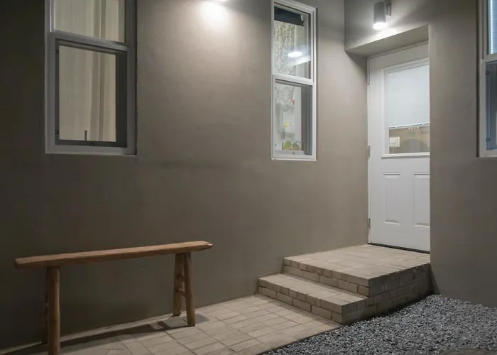 Cozy 2br Entire House Near Ddp With Private Yard *