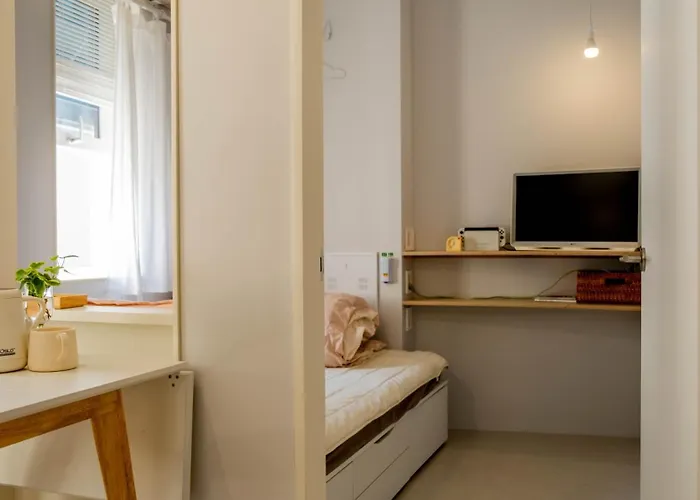 Cozy 2br Entire House Near Ddp With Private Yard *