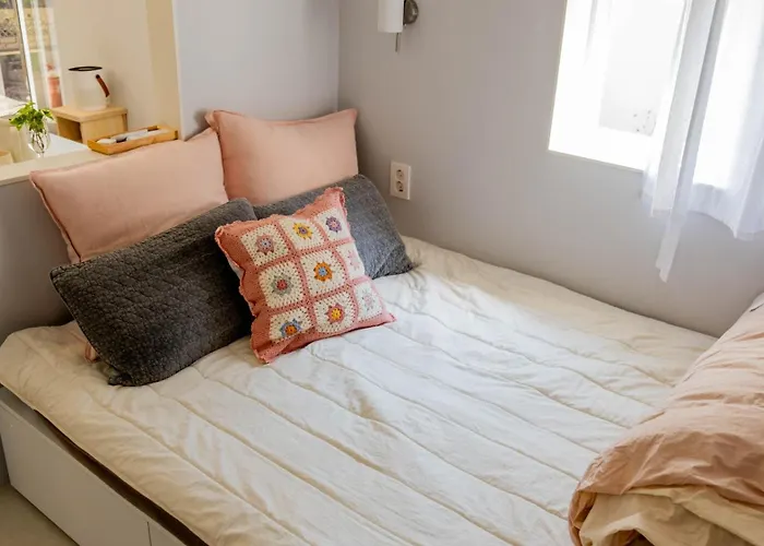 Cozy 2br Entire House Near Ddp With Private Yard Вилла Сеул